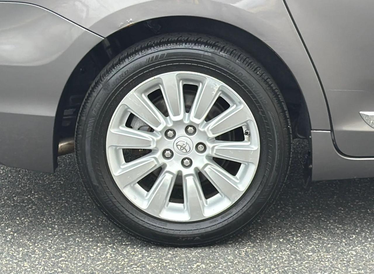 Toyota Sienna 5dr 7-Pass Van V6 Ltd AWD (Natl) 2013