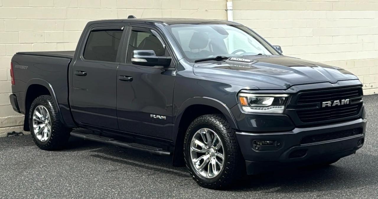 RAM 1500 Laramie 4x4 Crew Cab 5'7" Box 2020