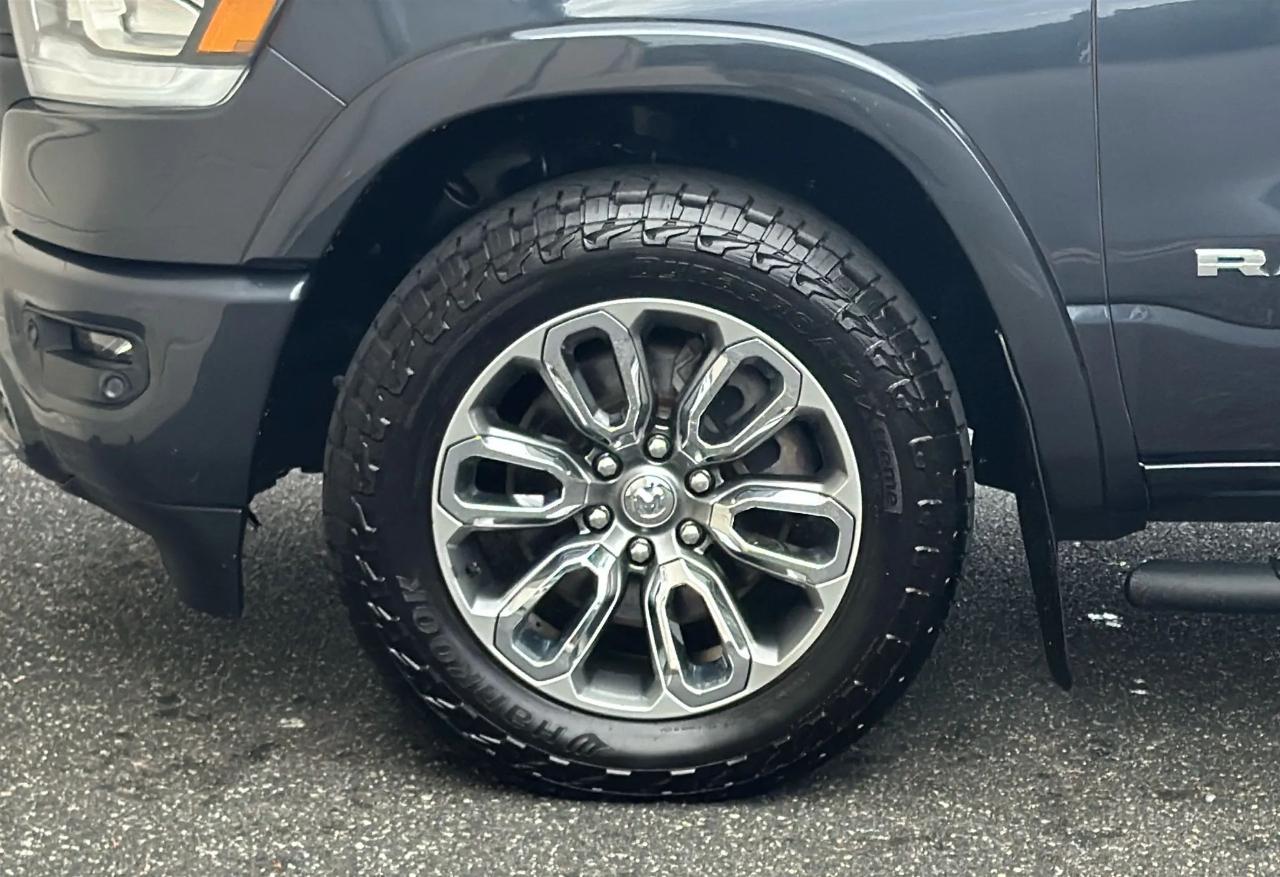 RAM 1500 Laramie 4x4 Crew Cab 5'7" Box 2020