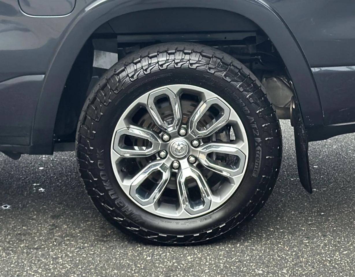 RAM 1500 Laramie 4x4 Crew Cab 5'7" Box 2020