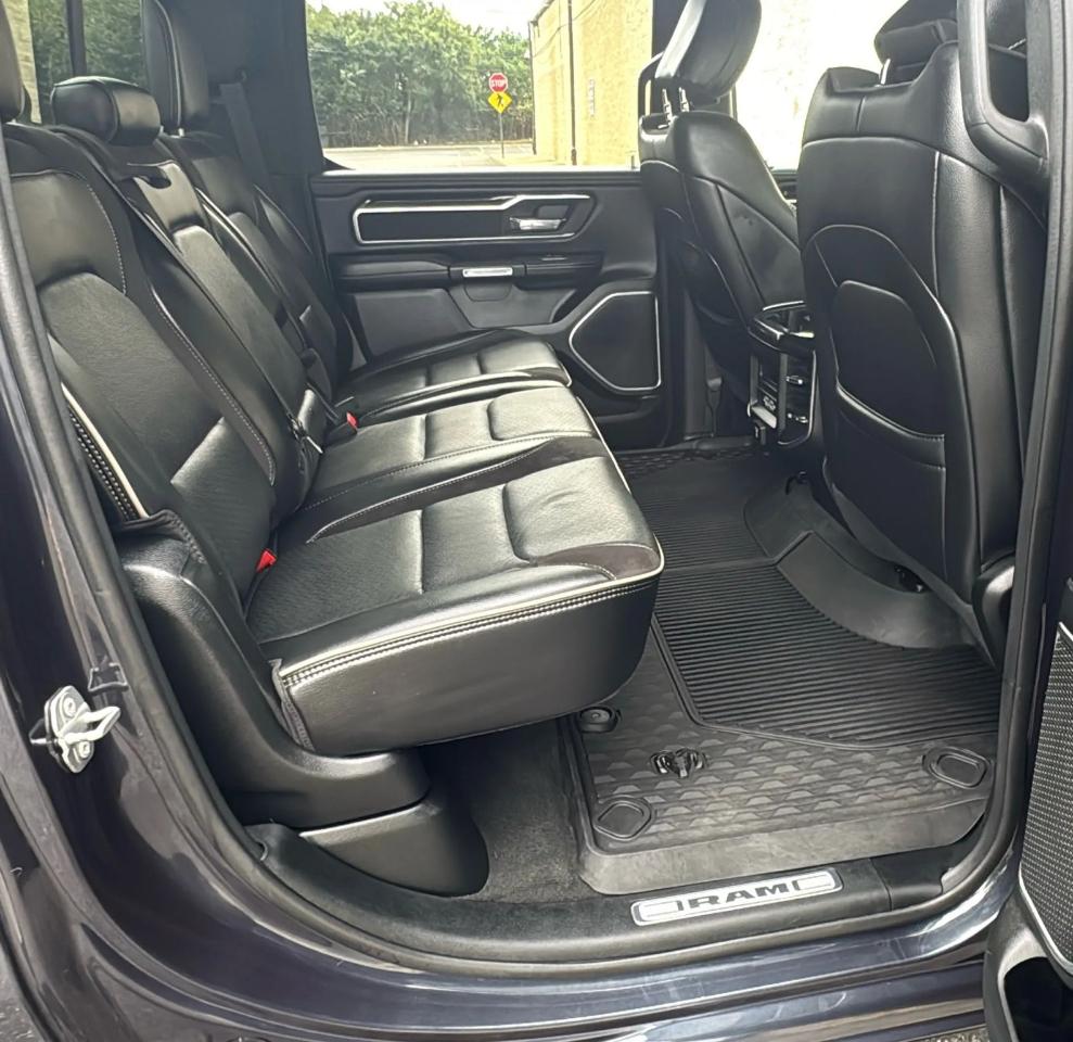 RAM 1500 Laramie 4x4 Crew Cab 5'7" Box 2020