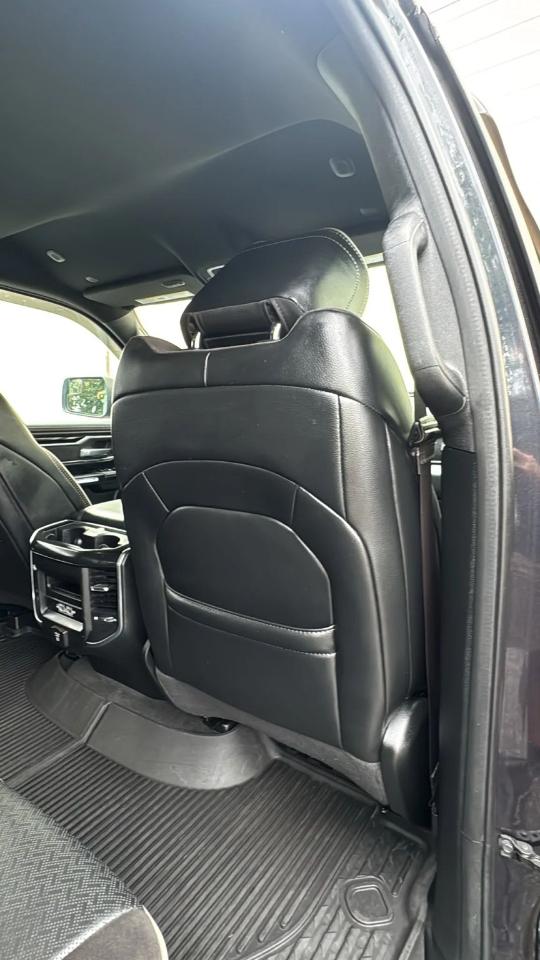 RAM 1500 Laramie 4x4 Crew Cab 5'7" Box 2020