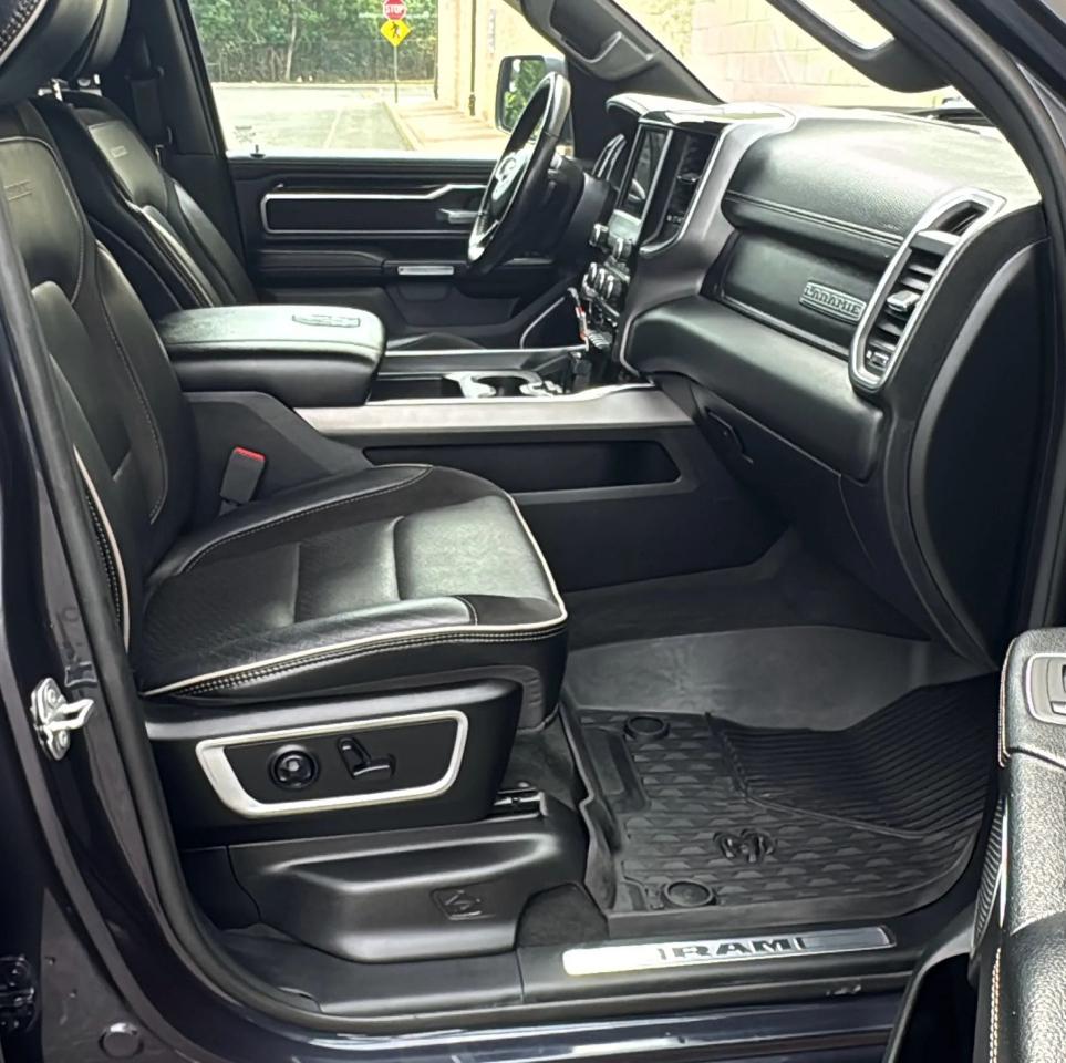 RAM 1500 Laramie 4x4 Crew Cab 5'7" Box 2020