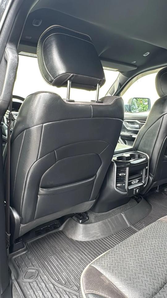 RAM 1500 Laramie 4x4 Crew Cab 5'7" Box 2020