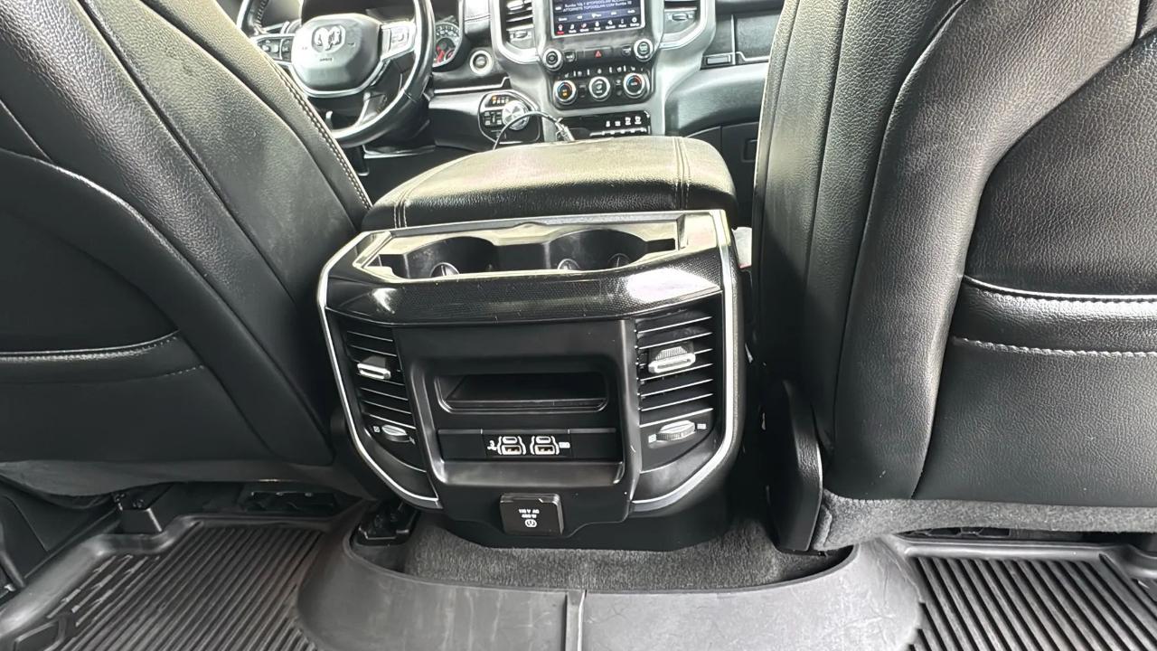 RAM 1500 Laramie 4x4 Crew Cab 5'7" Box 2020