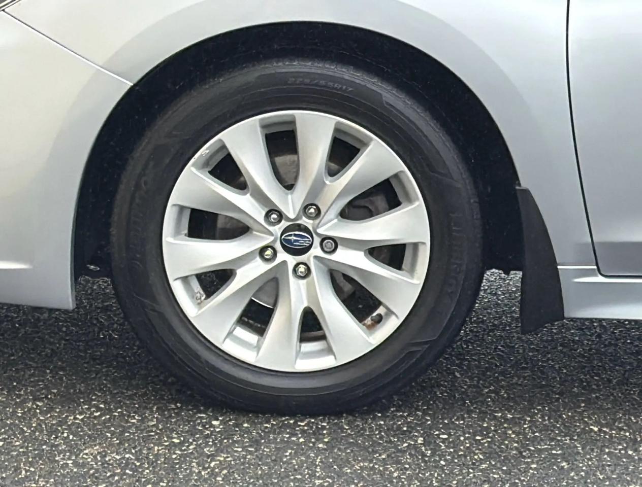 Subaru Legacy 4dr Sdn 2.5i Premium PZEV 2015