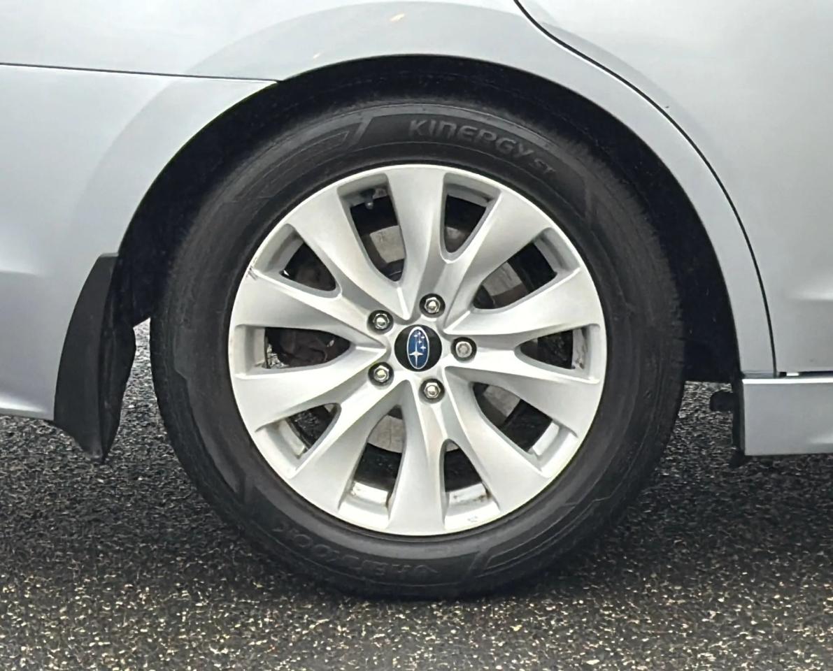 Subaru Legacy 4dr Sdn 2.5i Premium PZEV 2015