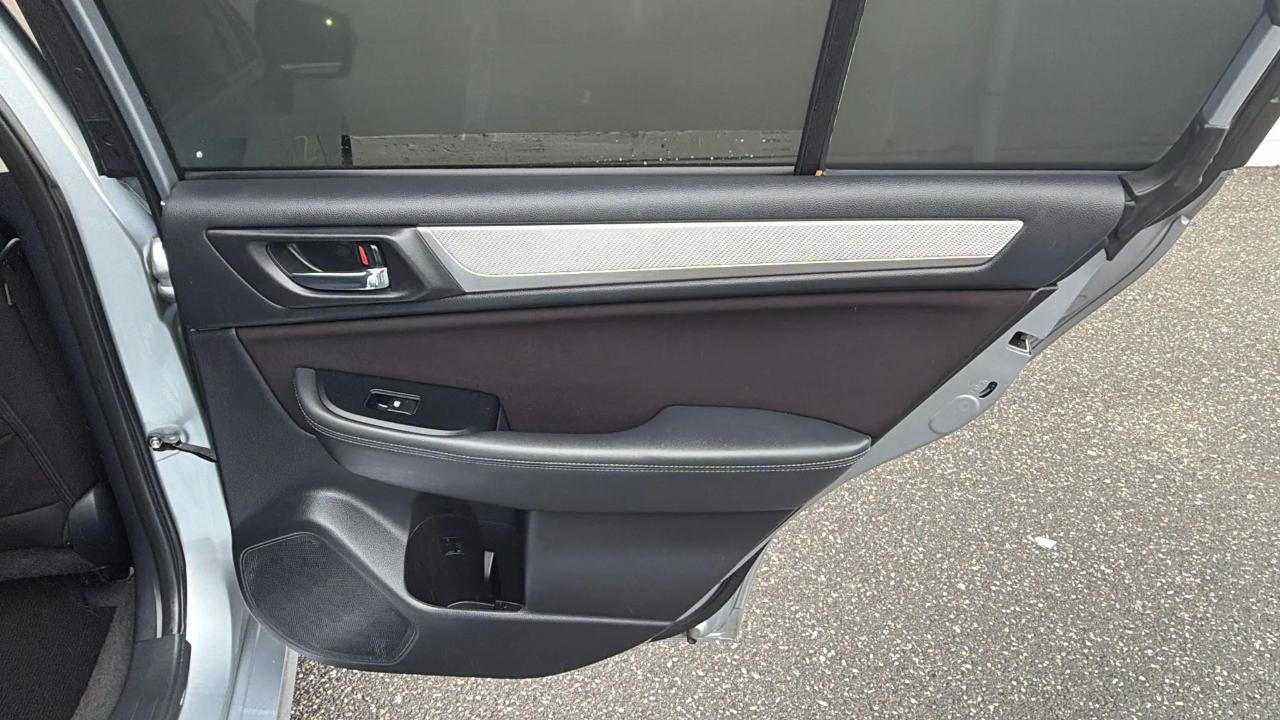 Subaru Legacy 4dr Sdn 2.5i Premium PZEV 2015