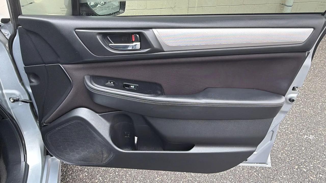 Subaru Legacy 4dr Sdn 2.5i Premium PZEV 2015