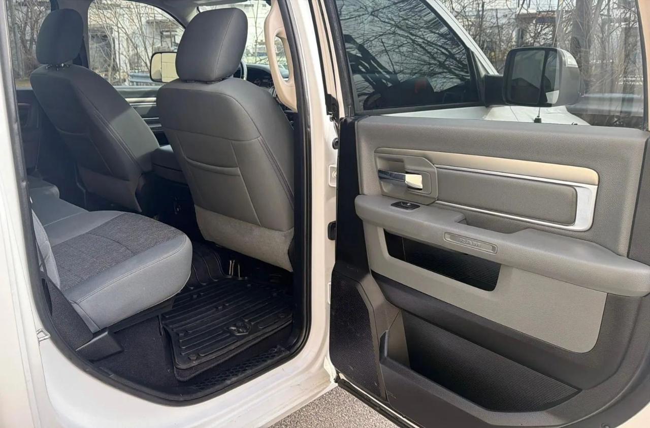 RAM 1500 Big Horn 4x4 Crew Cab 5'7" Box 2018