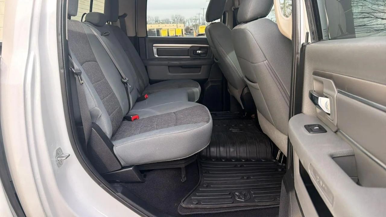 RAM 1500 Big Horn 4x4 Crew Cab 5'7" Box 2018