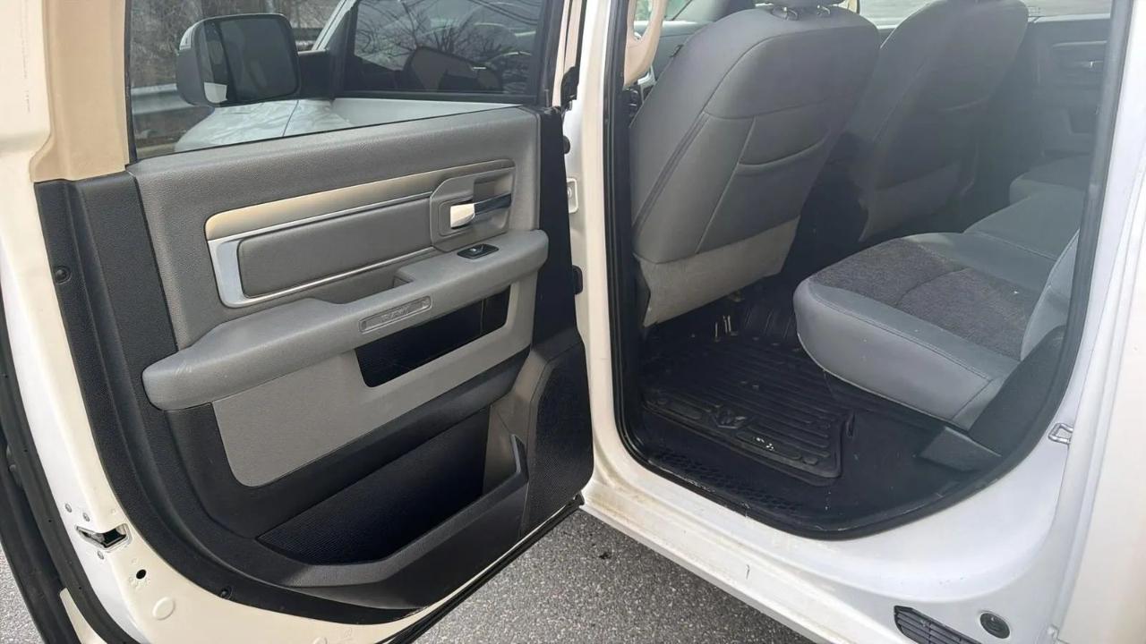 RAM 1500 Big Horn 4x4 Crew Cab 5'7" Box 2018