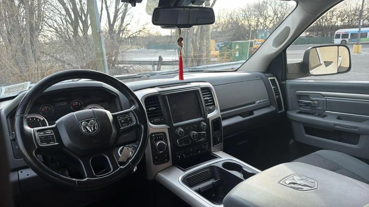 RAM 1500 Big Horn 4x4 Crew Cab 5'7" Box 2018