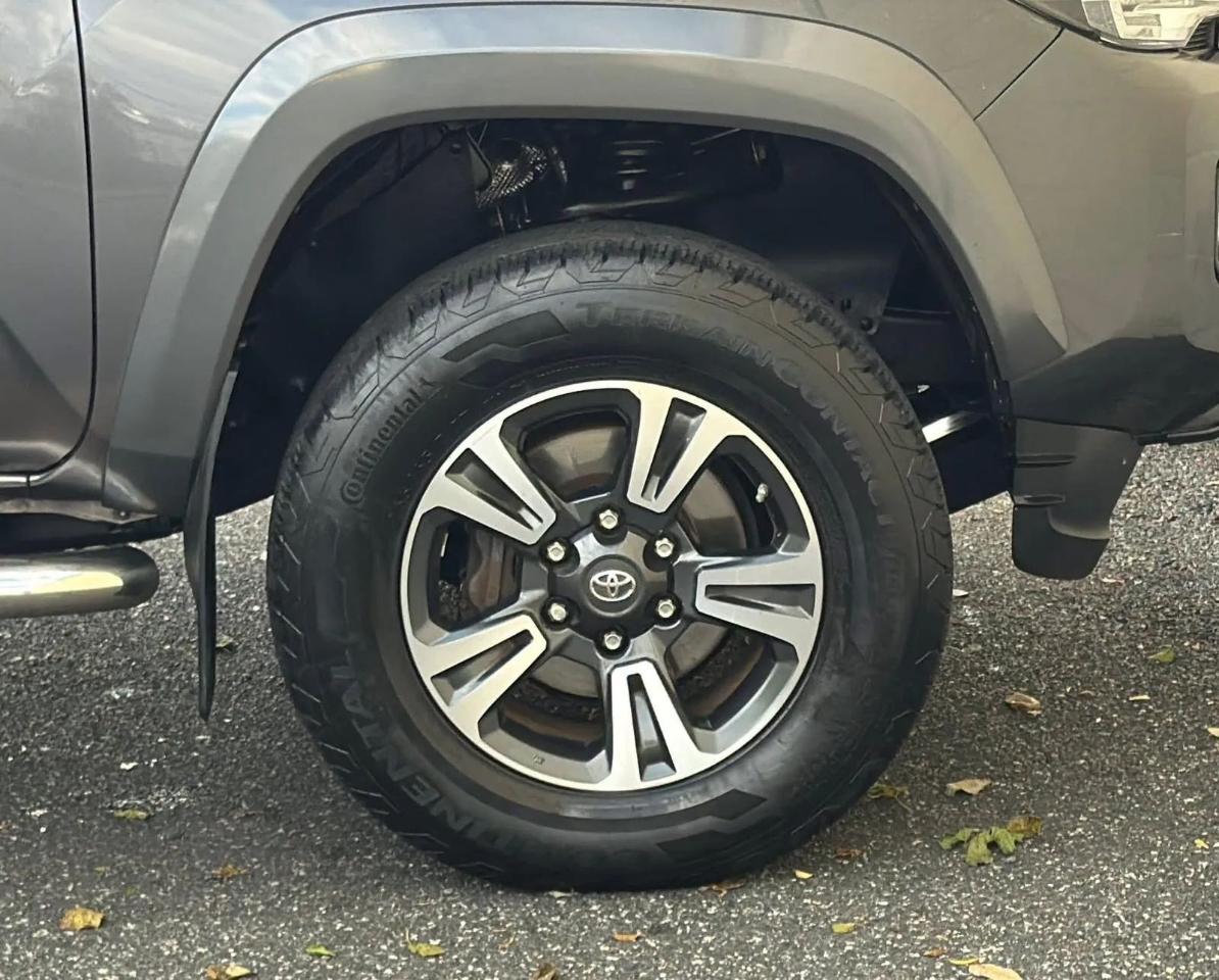 Toyota Tacoma 4WD Double Cab V6 MT TRD Off Road (Natl) 2016