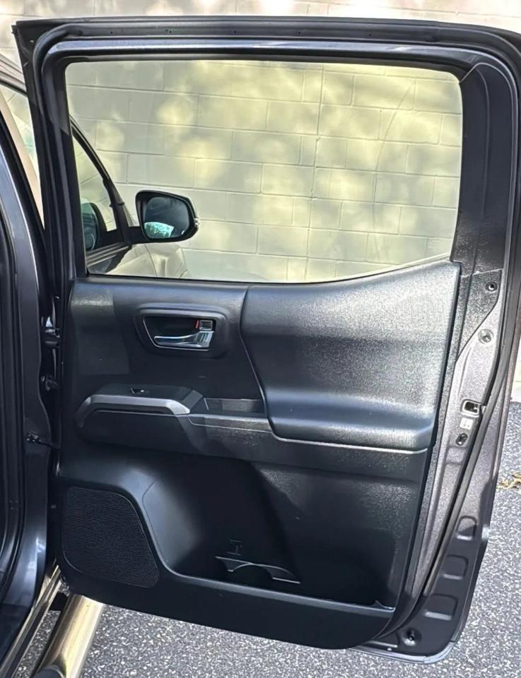 Toyota Tacoma 4WD Double Cab V6 MT TRD Off Road (Natl) 2016