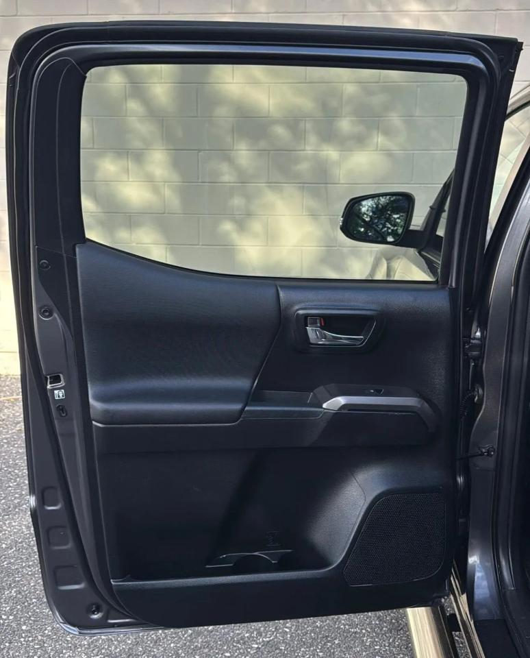 Toyota Tacoma 4WD Double Cab V6 MT TRD Off Road (Natl) 2016