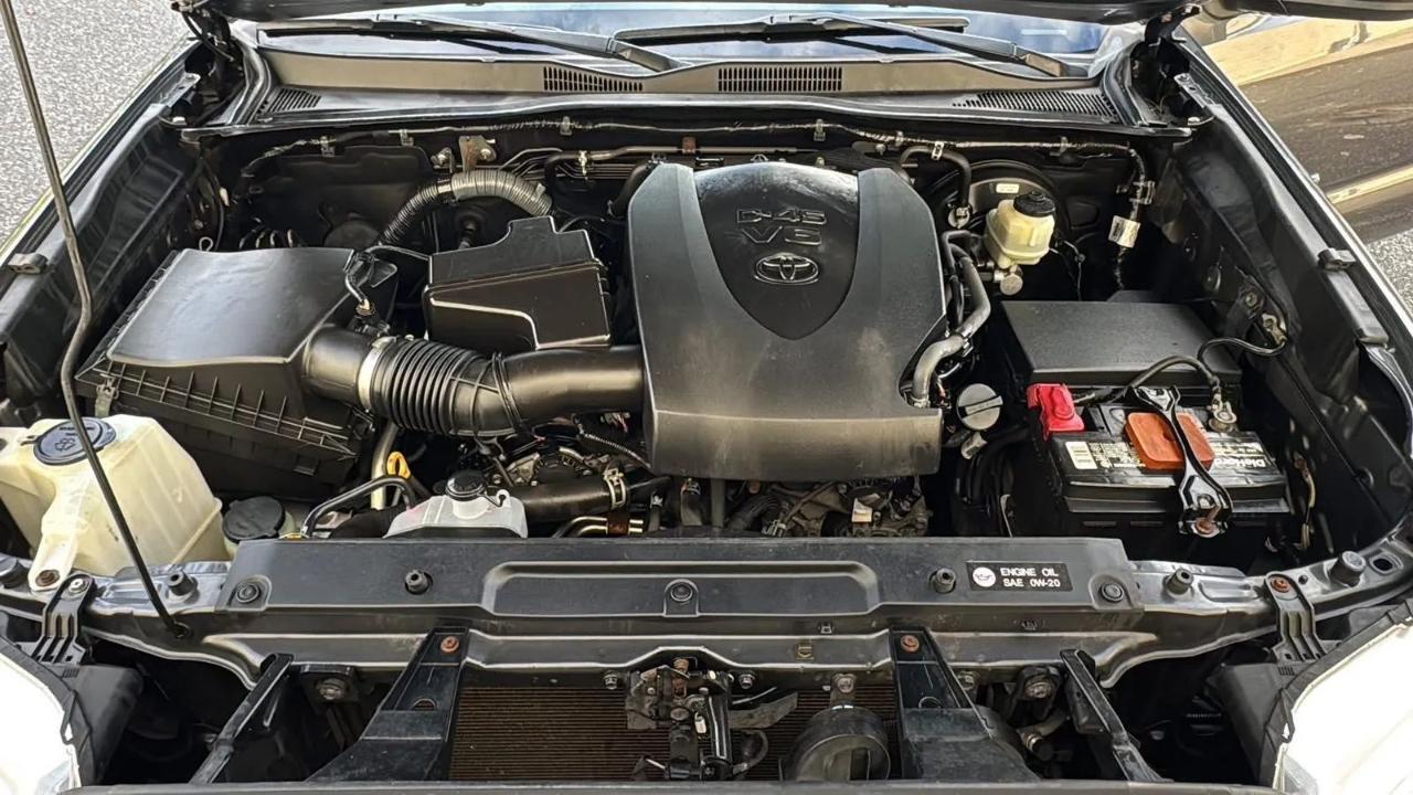 Toyota Tacoma 4WD Double Cab V6 MT TRD Off Road (Natl) 2016