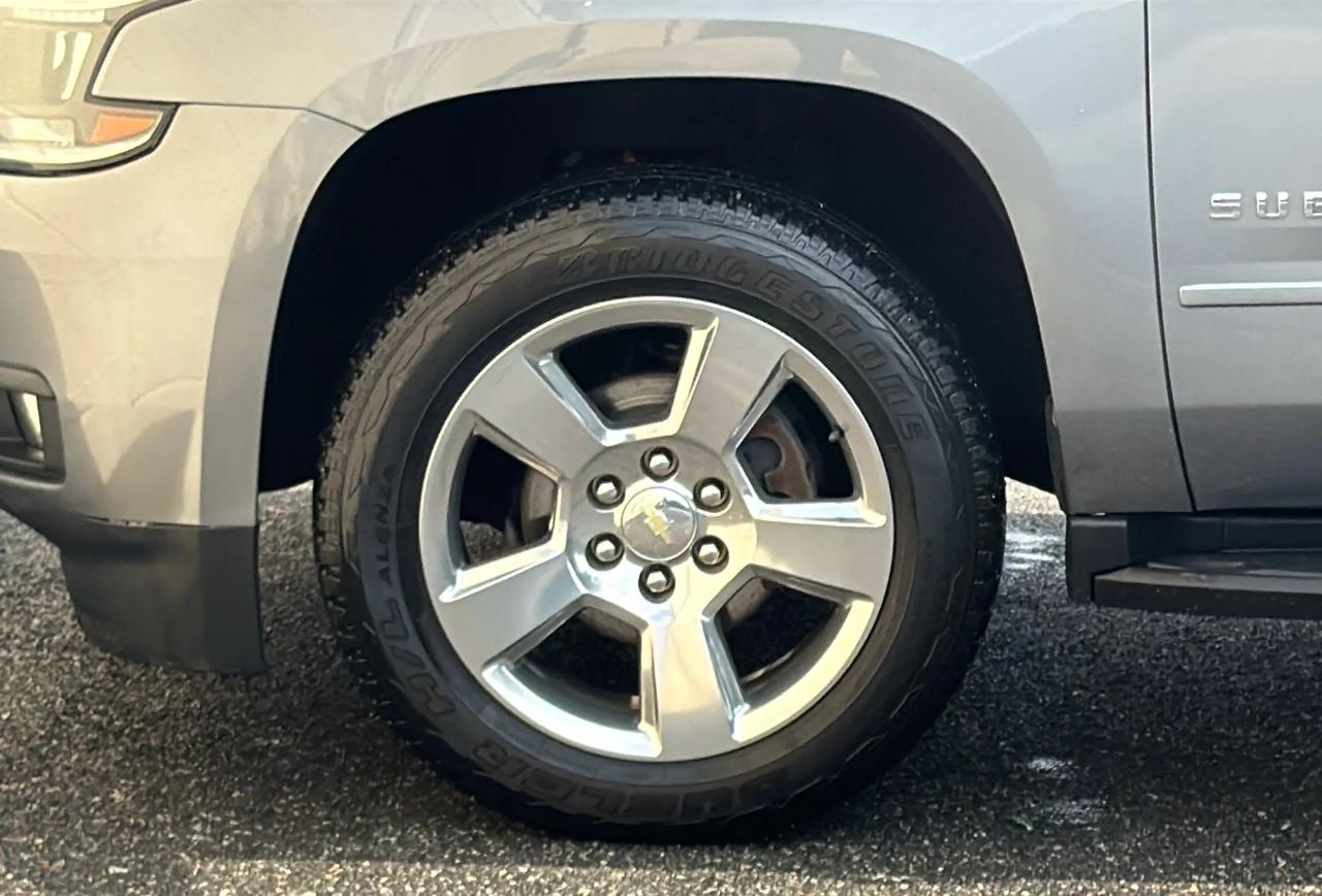 Chevrolet Suburban 4WD 4dr 1500 LT 2019