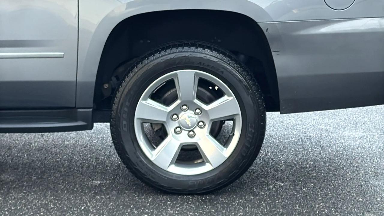 Chevrolet Suburban 4WD 4dr 1500 LT 2019