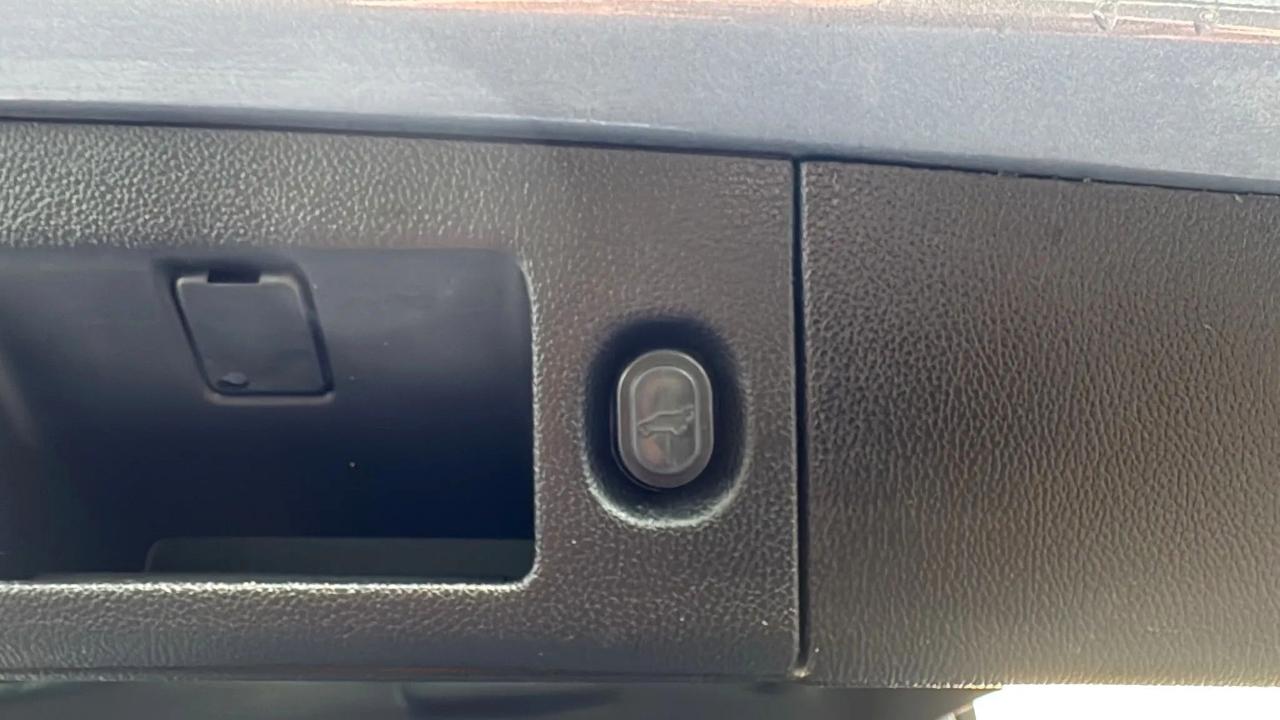 Chevrolet Suburban 4WD 4dr 1500 LT 2019