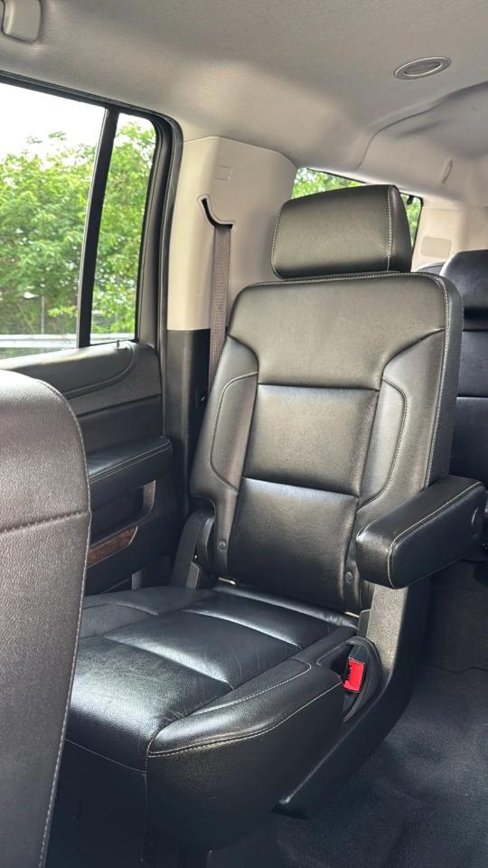 Chevrolet Suburban 4WD 4dr 1500 LT 2019