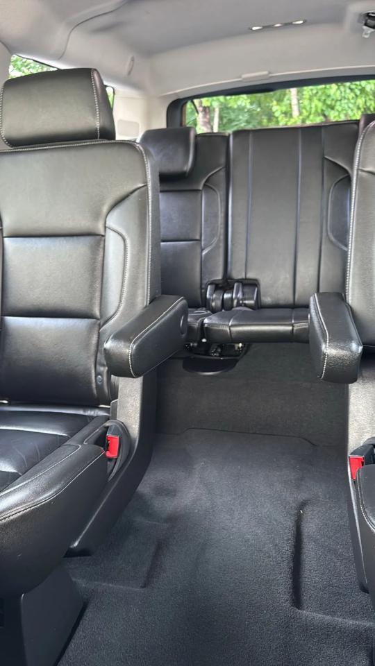 Chevrolet Suburban 4WD 4dr 1500 LT 2019