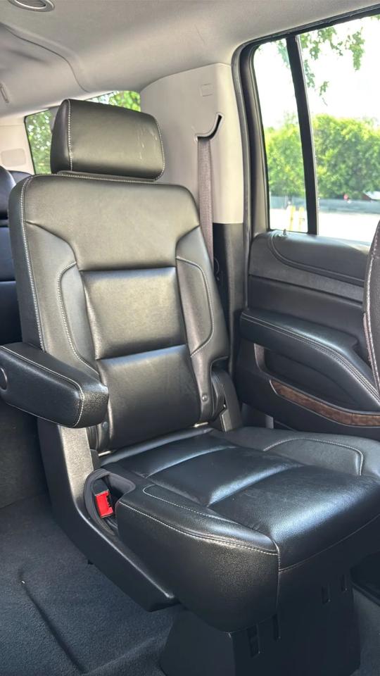 Chevrolet Suburban 4WD 4dr 1500 LT 2019