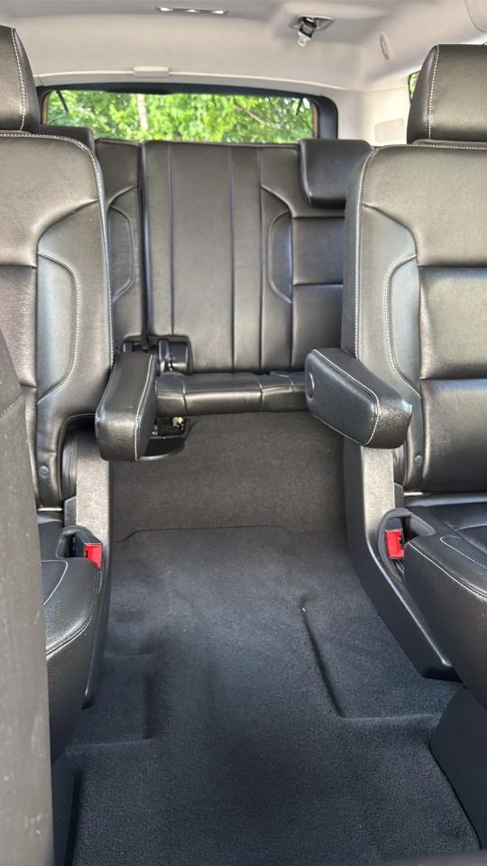 Chevrolet Suburban 4WD 4dr 1500 LT 2019