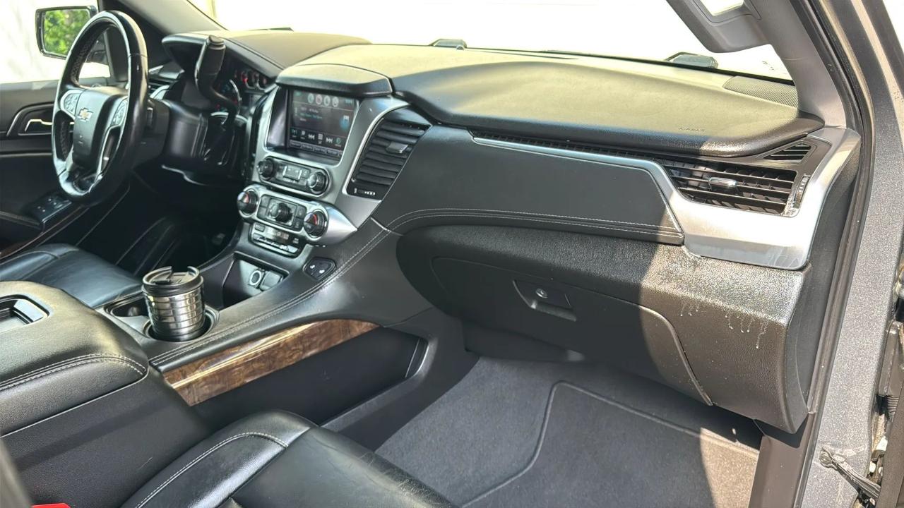 Chevrolet Suburban 4WD 4dr 1500 LT 2019