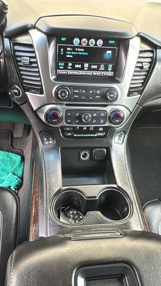 Chevrolet Suburban 4WD 4dr 1500 LT 2019