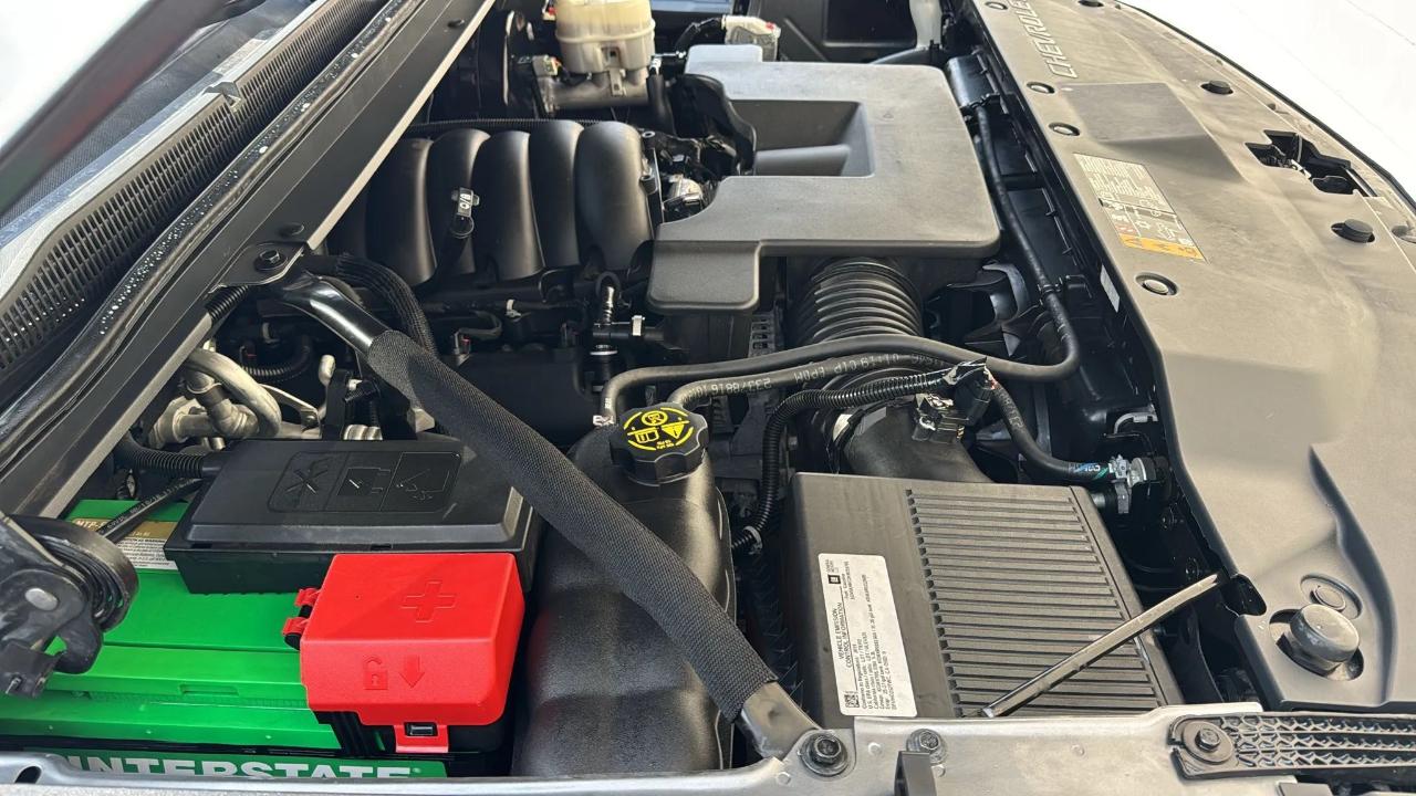 Chevrolet Suburban 4WD 4dr 1500 LT 2019