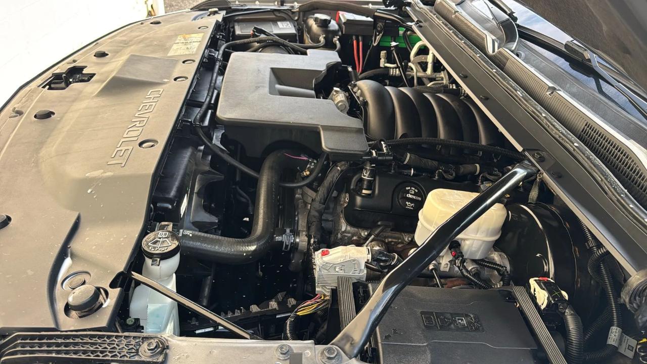 Chevrolet Suburban 4WD 4dr 1500 LT 2019