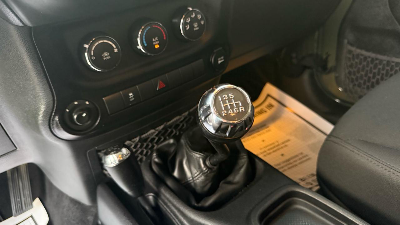 Jeep Wrangler Unlimited 4WD 4dr Willys Wheeler 2015