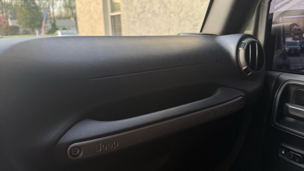 Jeep Wrangler Unlimited 4WD 4dr Willys Wheeler 2015