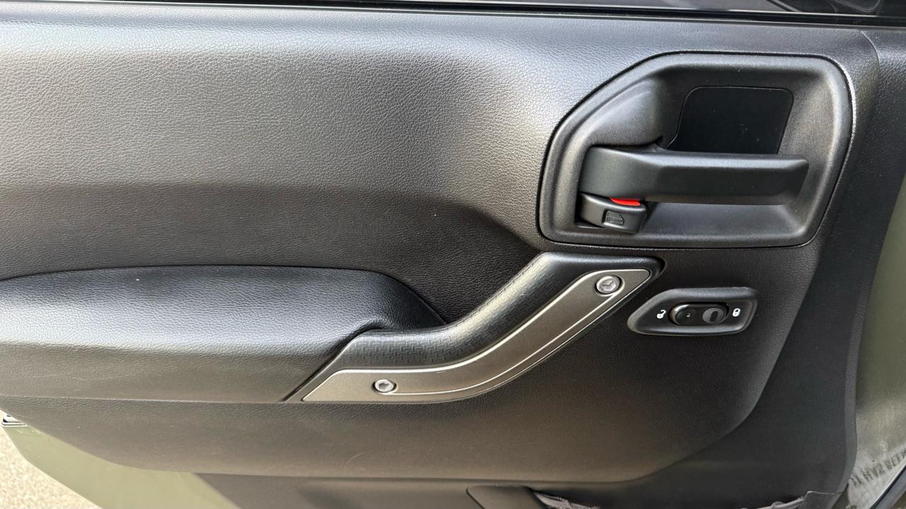 Jeep Wrangler Unlimited 4WD 4dr Willys Wheeler 2015