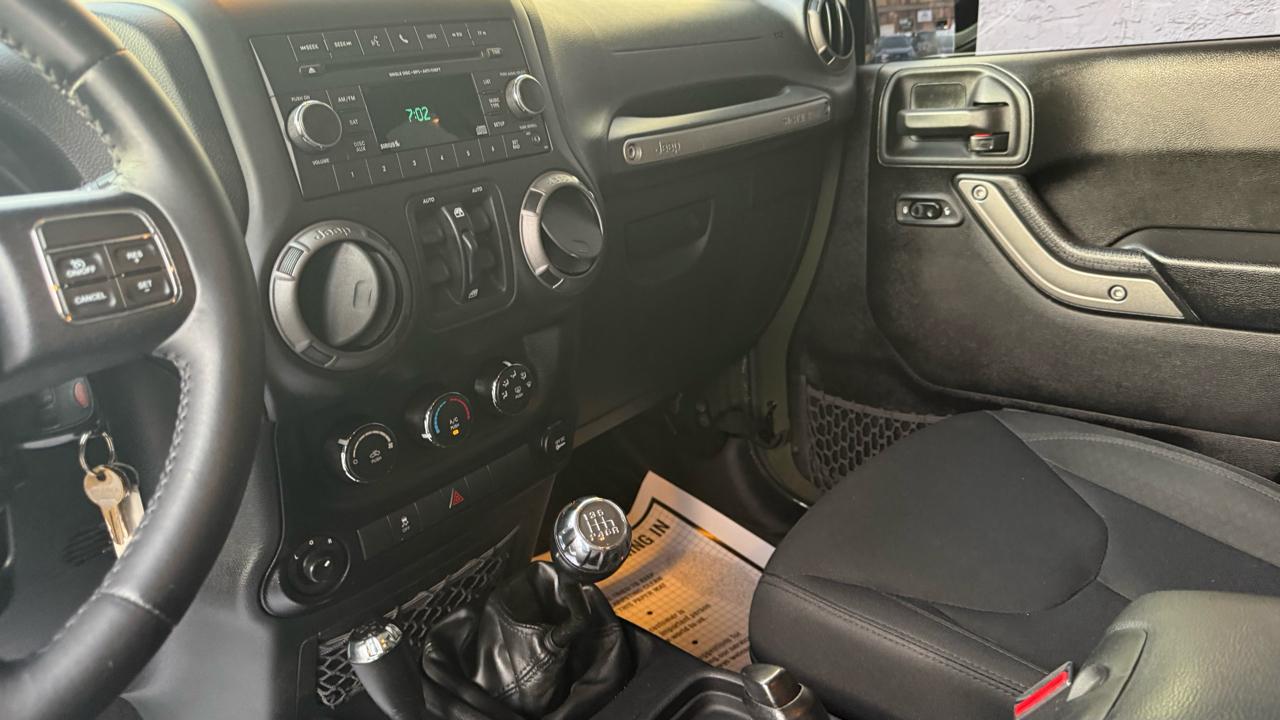 Jeep Wrangler Unlimited 4WD 4dr Willys Wheeler 2015