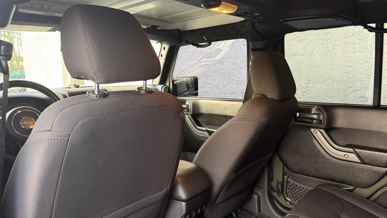 Jeep Wrangler Unlimited 4WD 4dr Willys Wheeler 2015