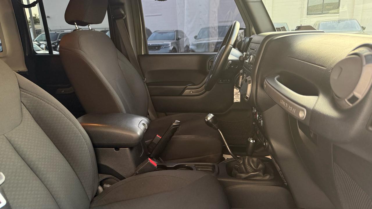 Jeep Wrangler Unlimited 4WD 4dr Willys Wheeler 2015