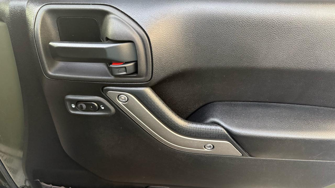 Jeep Wrangler Unlimited 4WD 4dr Willys Wheeler 2015