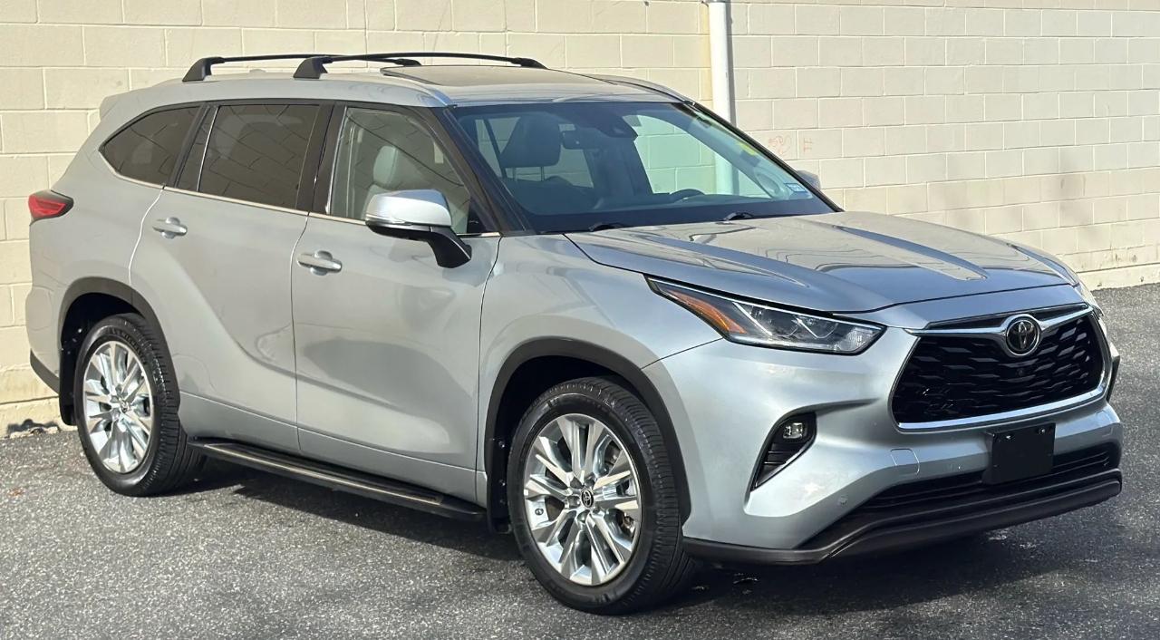 Toyota Highlander Limited FWD (Natl) 2021