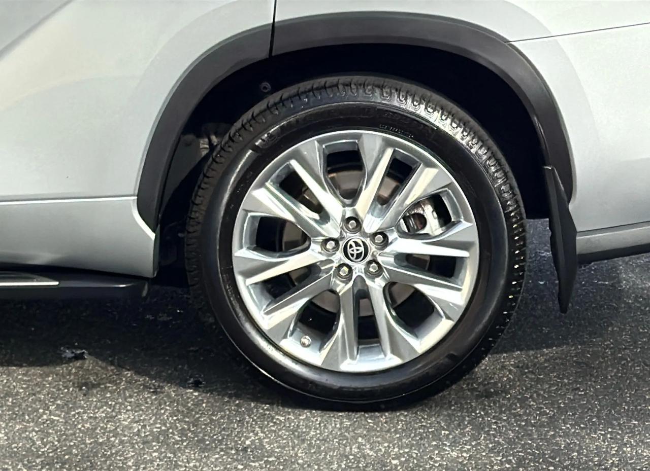 Toyota Highlander Limited FWD (Natl) 2021