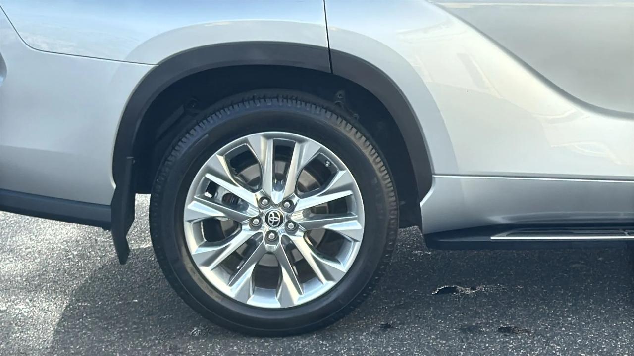 Toyota Highlander Limited FWD (Natl) 2021