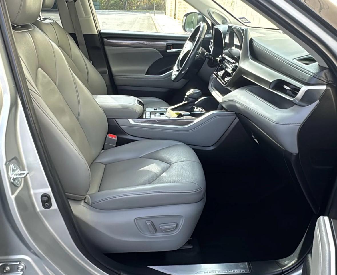 Toyota Highlander Limited FWD (Natl) 2021