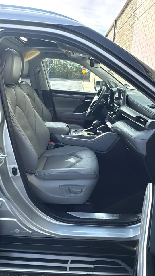 Toyota Highlander Limited FWD (Natl) 2021