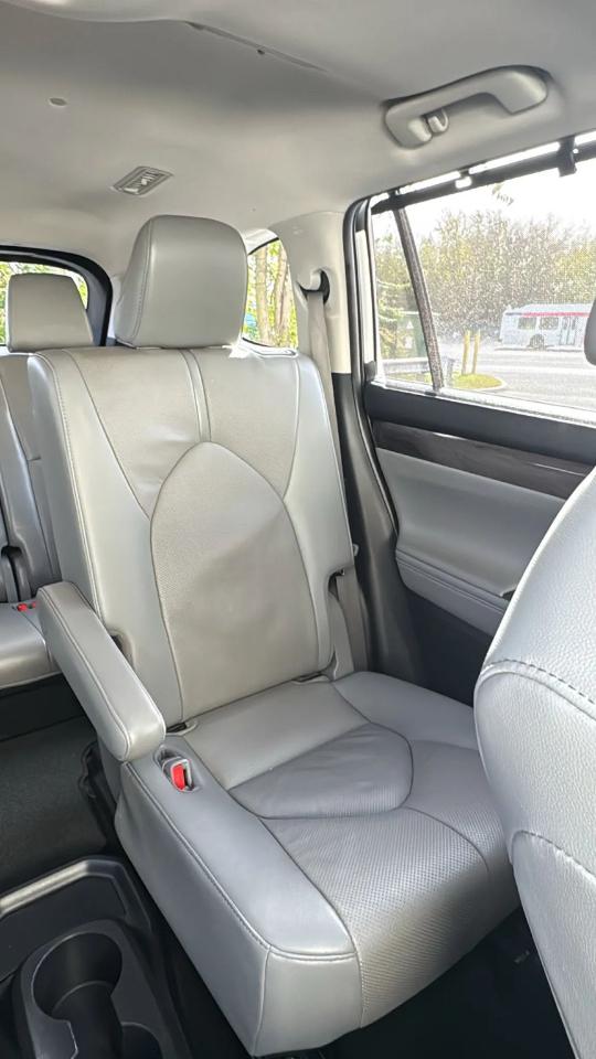 Toyota Highlander Limited FWD (Natl) 2021