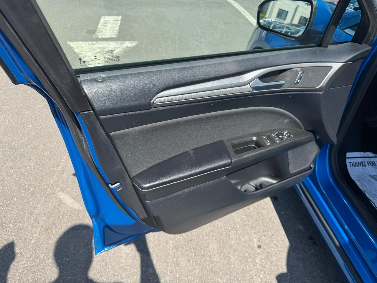 Ford Fusion SE FWD 2020