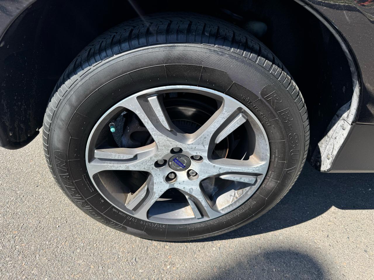 Volvo XC60 AWD 4dr 3.0L 2012