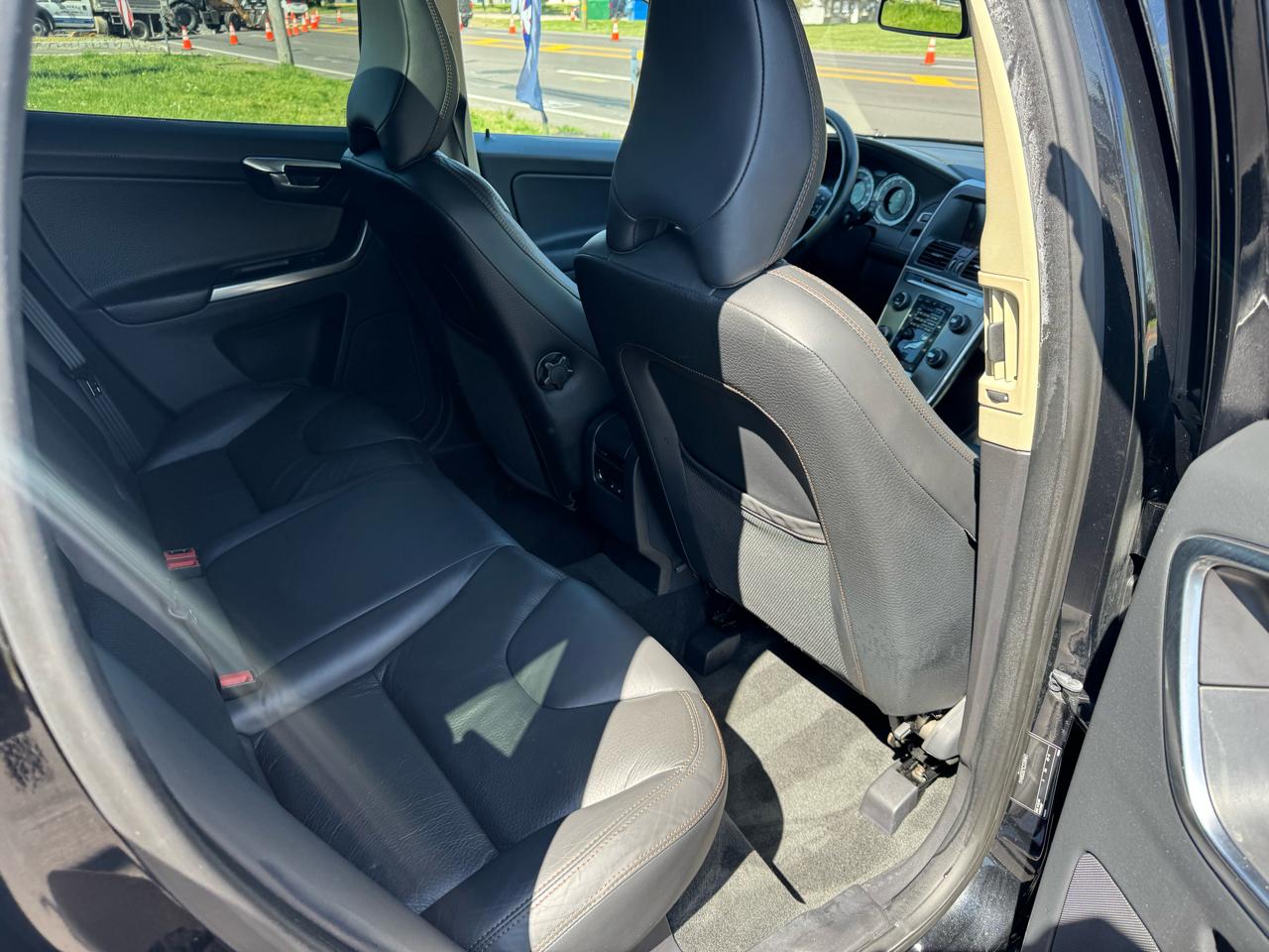 Volvo XC60 AWD 4dr 3.0L 2012