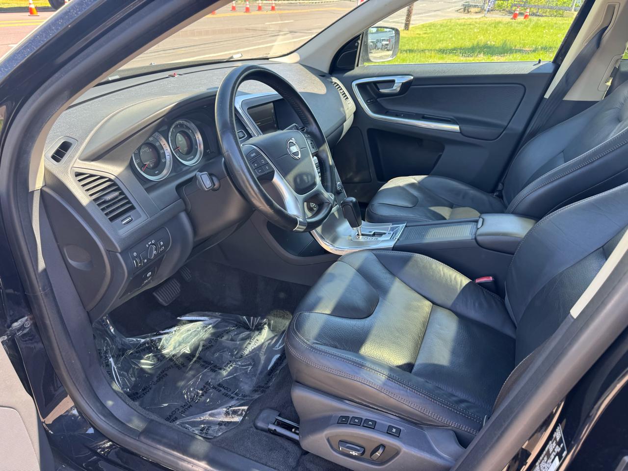 Volvo XC60 AWD 4dr 3.0L 2012