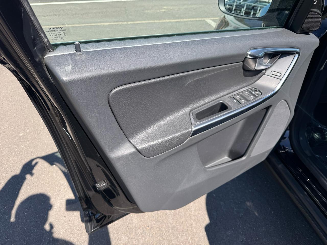 Volvo XC60 AWD 4dr 3.0L 2012